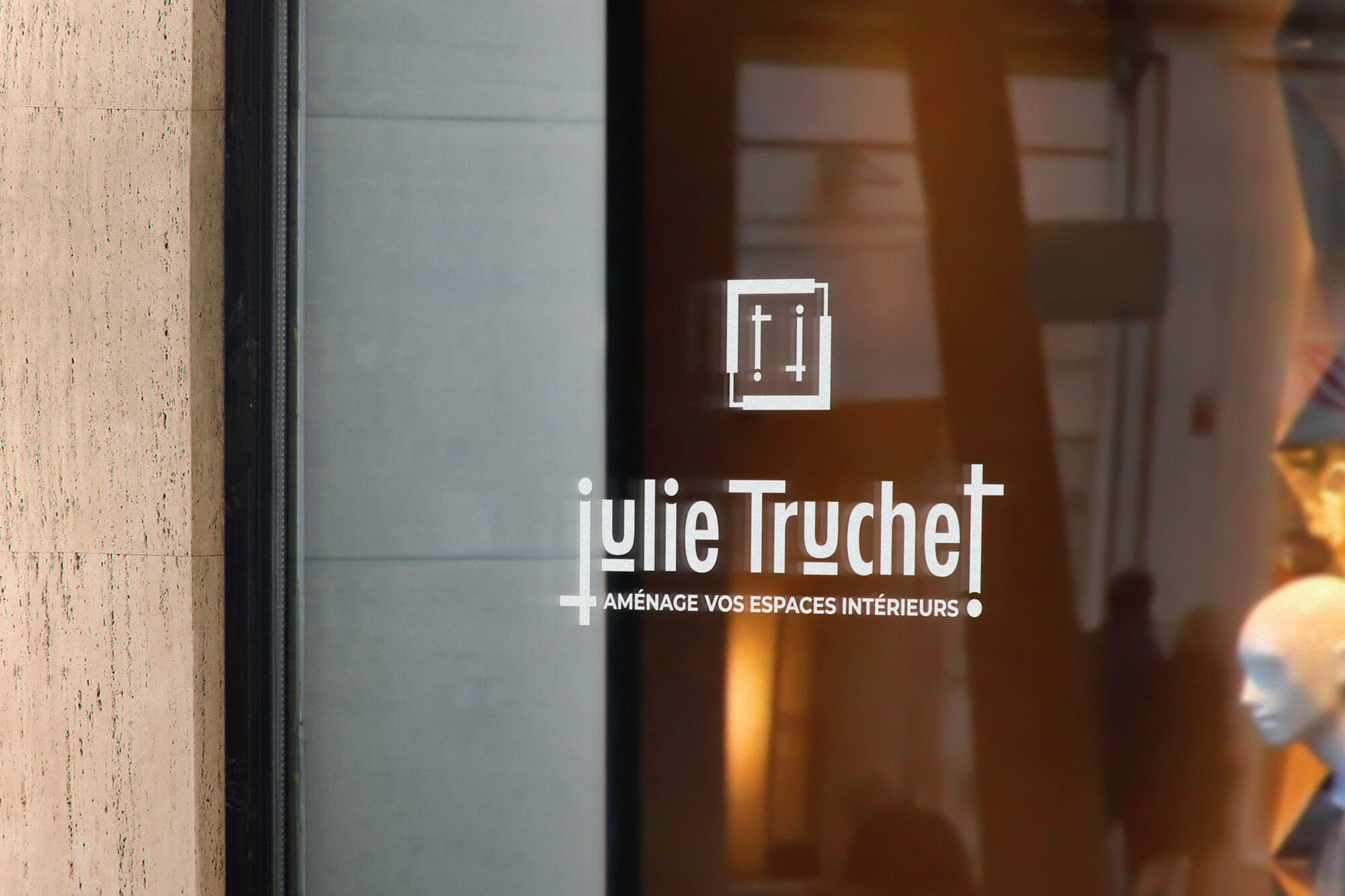 Création signalétique pour Julie Truchet à Nevers